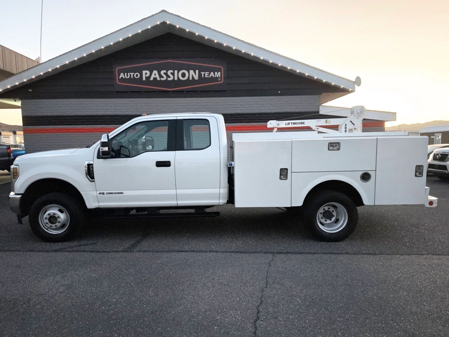 ford f-350 super duty chassis cab 2019 1FD8X3HT3KEE27804 image ford f-350 super duty chassis cab 2019 1FD8X3HT3KEE27804 image